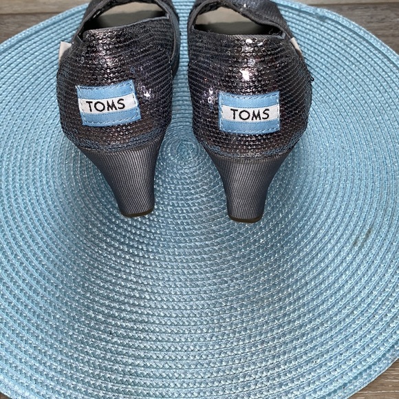 Toms Silver Sequins Wedges - Picture 4 of 6